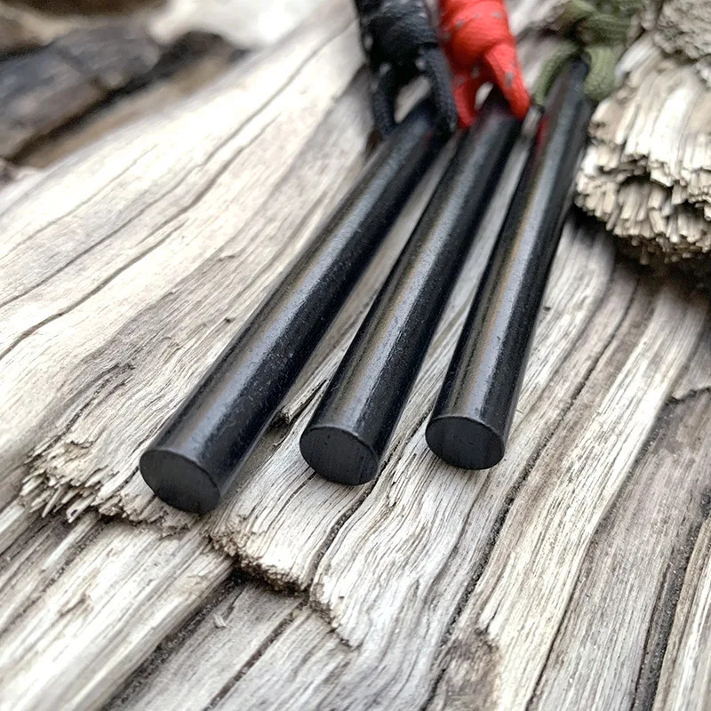 Bộ dụng cụ mồi lửa Bear Grylls - đánh giá và giá Ferro Rod Striker